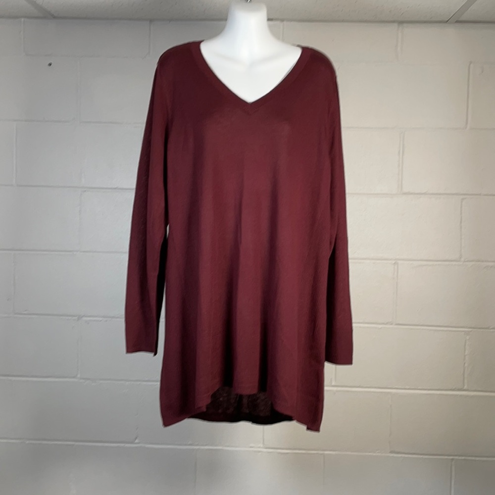 APT 9 NWT Sweater 1X color is Wine